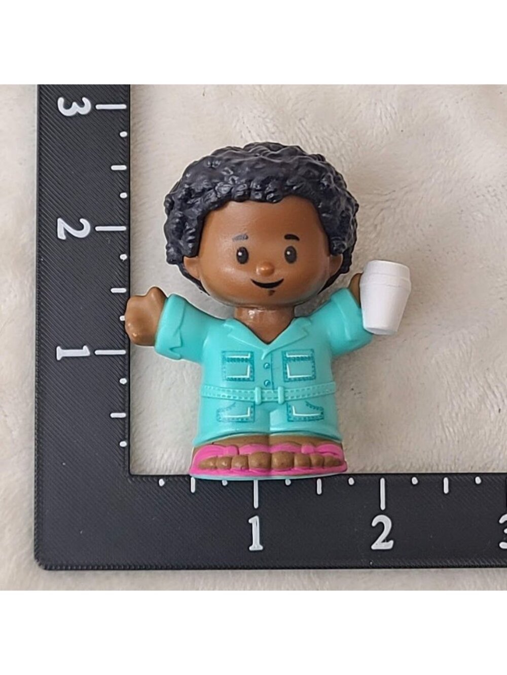 Fisher Price Little People Mom Figure Coffee Cup Teal Outfit 2021 Mattel - Picture 7 of 8